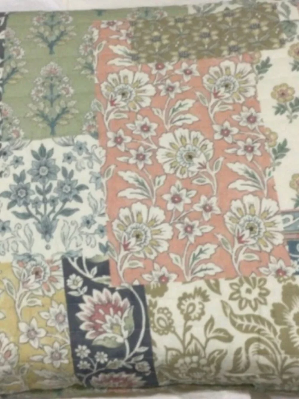 Rachel Zoe Floral Patchwork Quilt Set - King Size - Brand new with tags